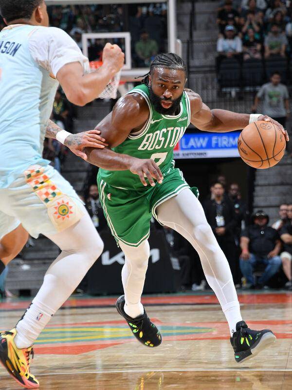 灰熊惊险击败凯尔特人，豪夺胜利