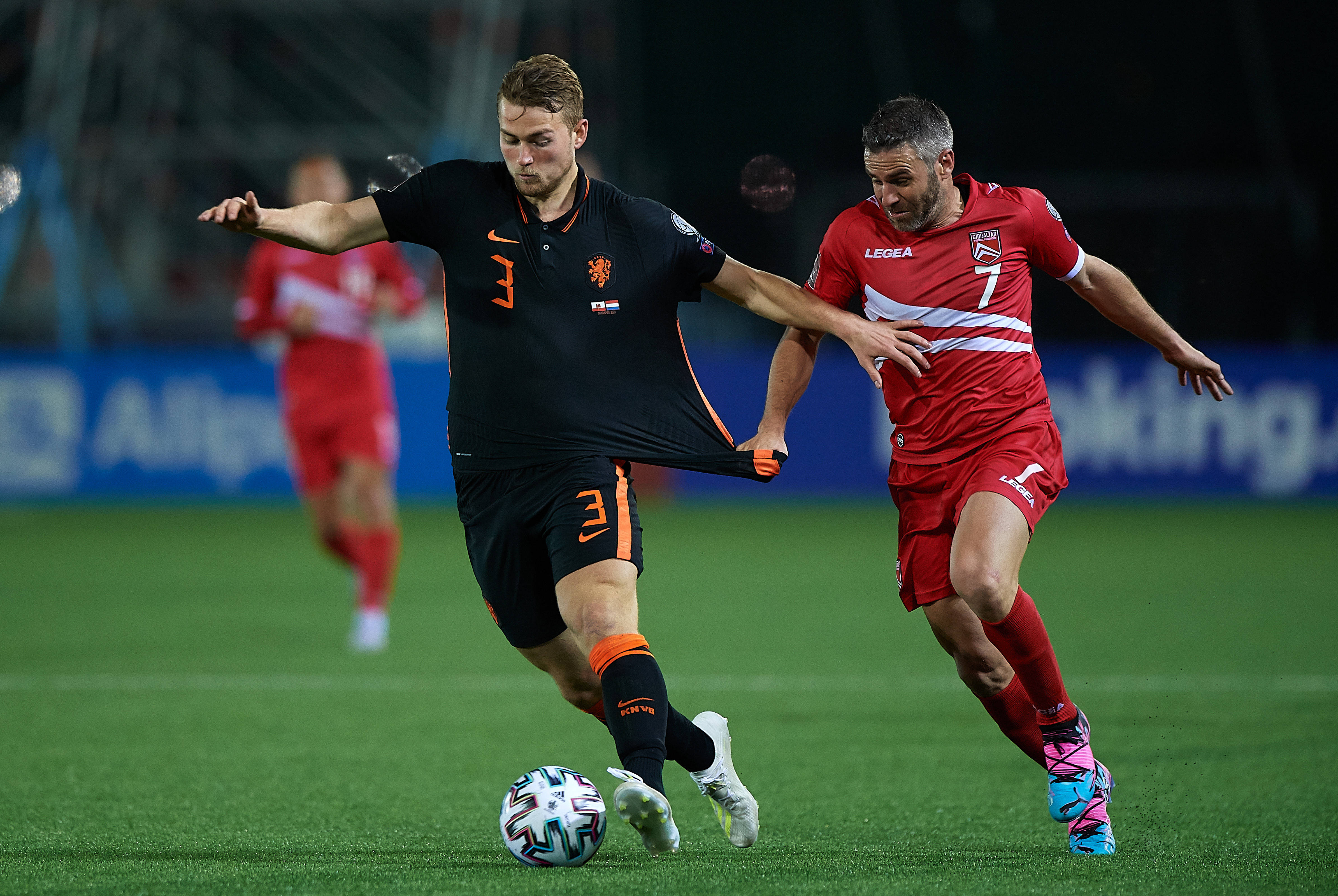 关于法兰克福客场告捷，继续在德甲积分榜上攀升的信息