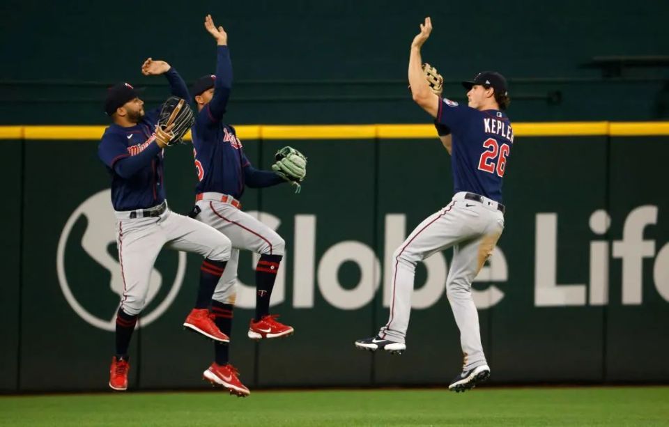 荷兰女子划船选手以微弱优势获胜，傲视群雄的简单介绍