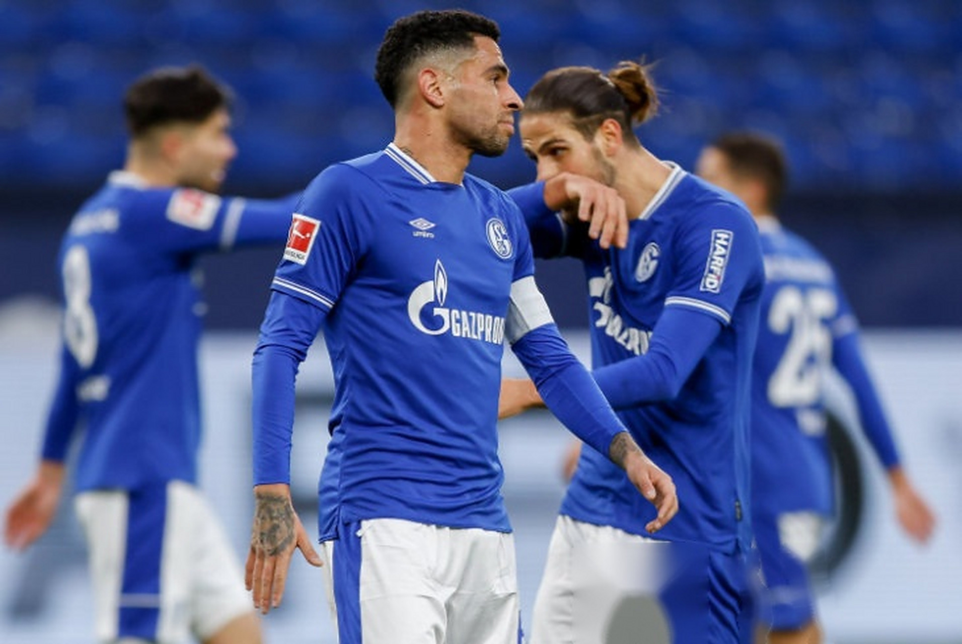 关于沙尔克半场失利，局面严峻球队面临被降级命运的信息