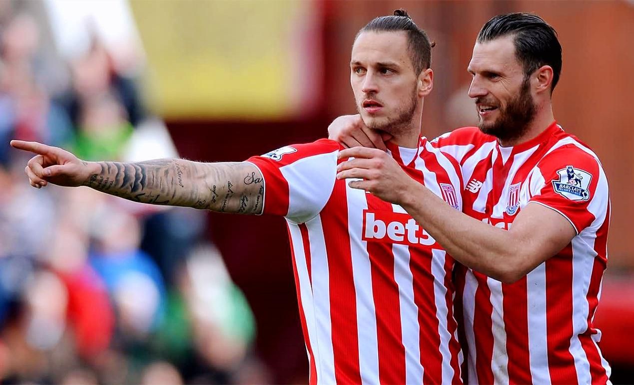 关于斯托克城力求突围，伯恩茅斯陷入泥潭的信息