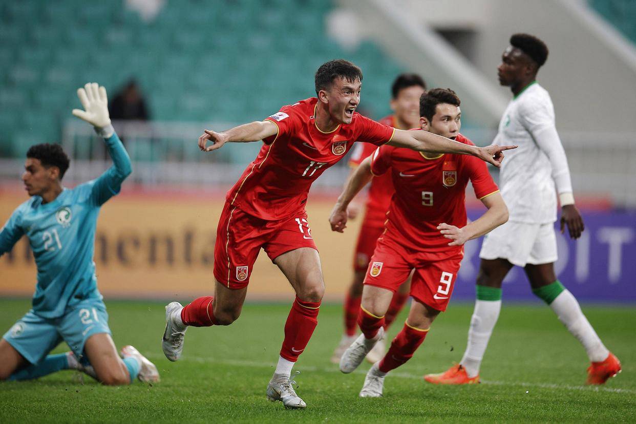 亚洲球队在国际赛事中争分夺秒