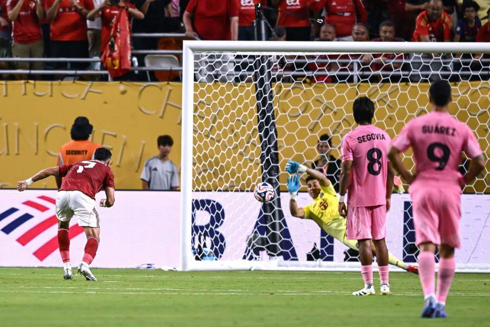 关于切尔西绝杀利物浦，梅西扑点救主欧冠的信息