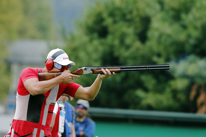 印度射击选手在紧张比赛中夺冠