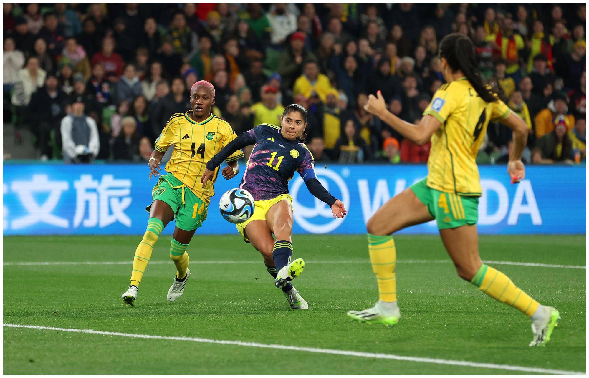 关于国际女足友谊赛激烈展开，球队实力不相伯仲的信息