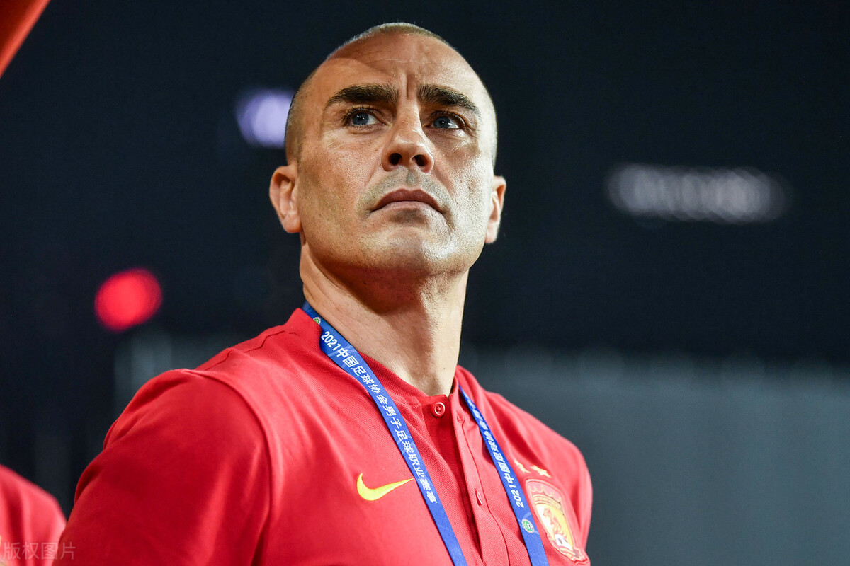 卡纳瓦罗：在国际足球界赢得赞誉