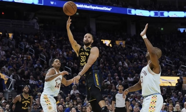 包含勇士再胜马刺，库里狂砍+，全场发挥抢眼的词条