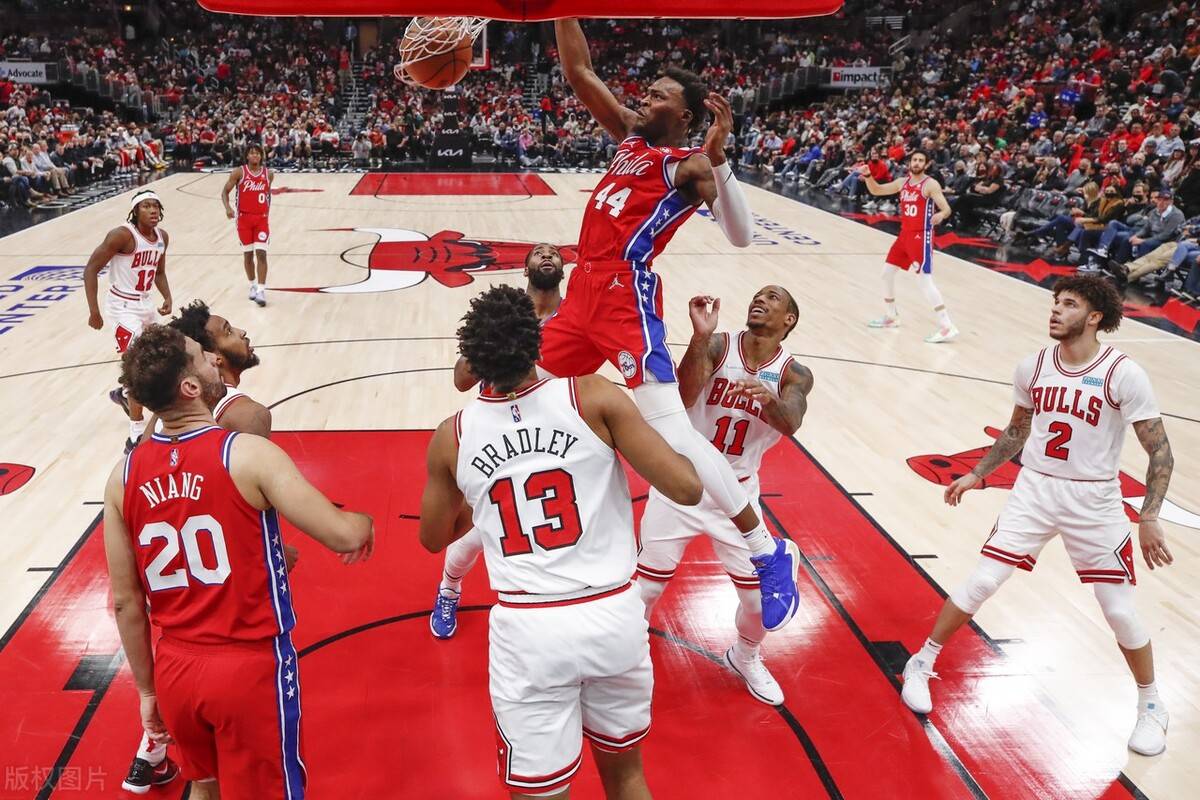 关于76人胜鹈鹕，西蒙斯砍下生涯新高得分的信息