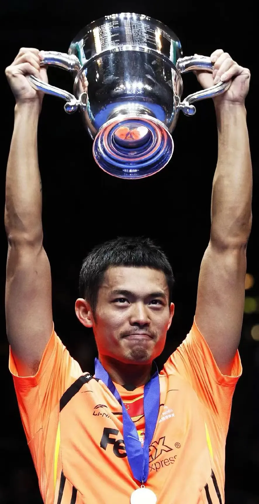 包含日本羽毛球队绝杀丹麦羽毛球队，林丹打破历史纪录的词条