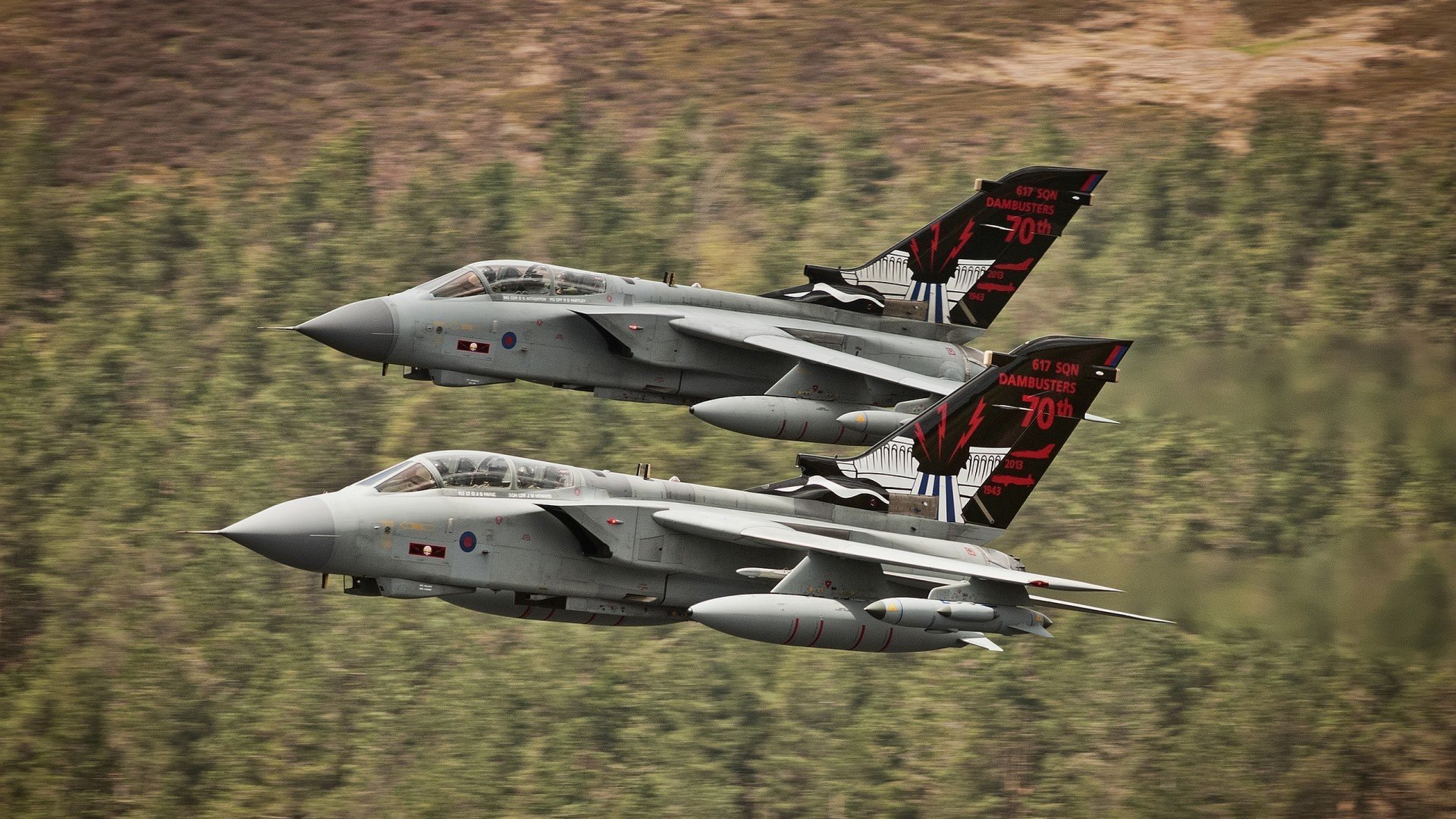 衰兵斗魂!湖人背水一战绝地逆袭,米切尔化身关键先生终结雷霆