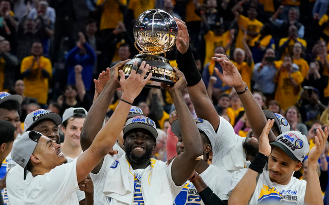 NBA总决赛之夜，阿坎吉压制级发挥